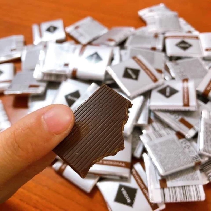 - KẸO SOCOLA RIOBA NGA 800G DATE 8/24