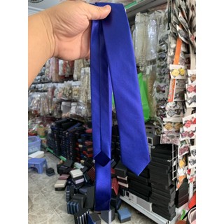 Cà vạt bê lễ màu xanh chất phi bóng đẹp