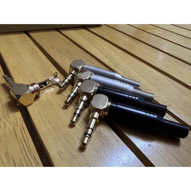 Jack 3.5 cong bẻ góc cao cấp mạ vàng