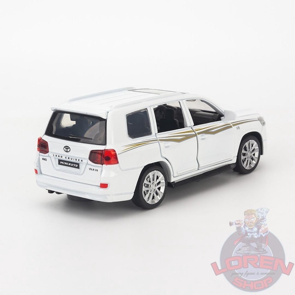 Mô hình ô tô kim loại Toyota Land Cruiser V8 tỷ lệ 1:32, xe SUV hạng sang có đèn còi mở cửa - Lorenshop