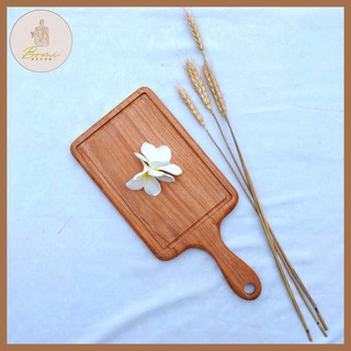 Thớt gỗ decor BOMI - Thớt gỗ đỏ hình chữ nhật có tay cầm siêu xinh BOMK57C