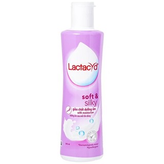 Dung dịch vệ sinh phụ nữ Lactacyd Soft & Silky tím dưỡng ẩm mềm mịn 250ml