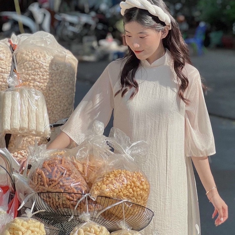 Áo Dài cách tân dáng suông kèm mấn đội