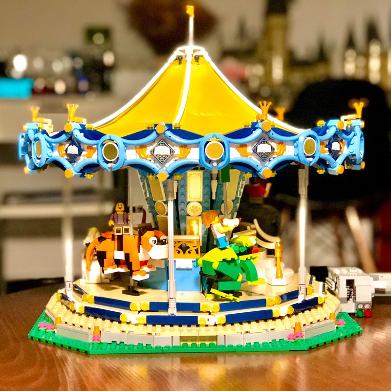 Mô Hình Nhựa 3D Lắp Ráp Creator Vòng Quay Thú Nhún Khổng Lồ A19084 (Carousel, 2705 mảnh) - LG0095