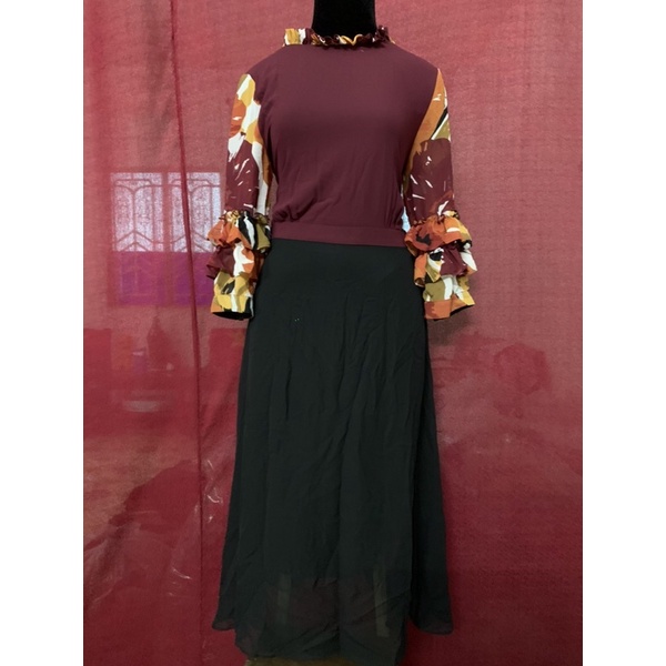 Đầm liền hiệu cực xinh và duyên dáng 99% new