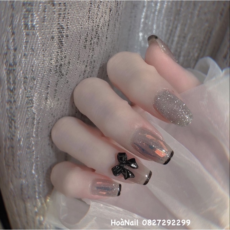 nailbox thiết kế đính charm nơ đen