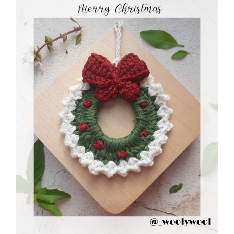 Móc khóa vòng hoa Giáng Sinh bằng len handmade