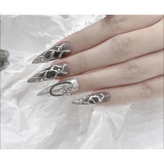 Nailbox thiết kế cá tính tông mầu bạc tráng gương gel nổi