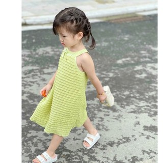 Váy 2 dây cổ yếm ren thiết kế cực xinh cho bé gái