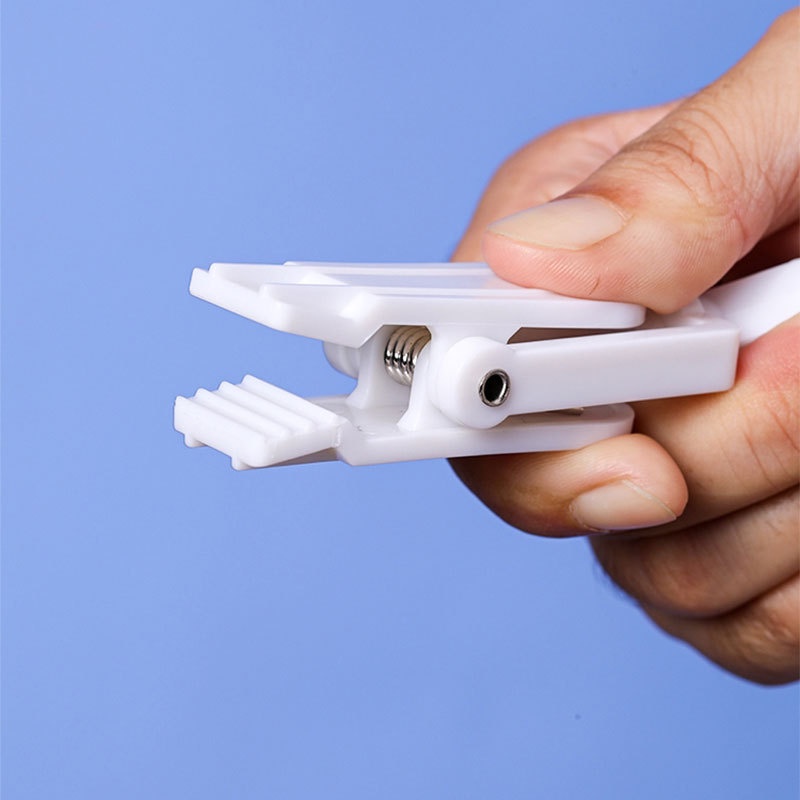 1 Móc Nhựa Xoay Treo Khăn Choàng / Mũ Đa Năng Tiện Dụng Cho Gia Đình