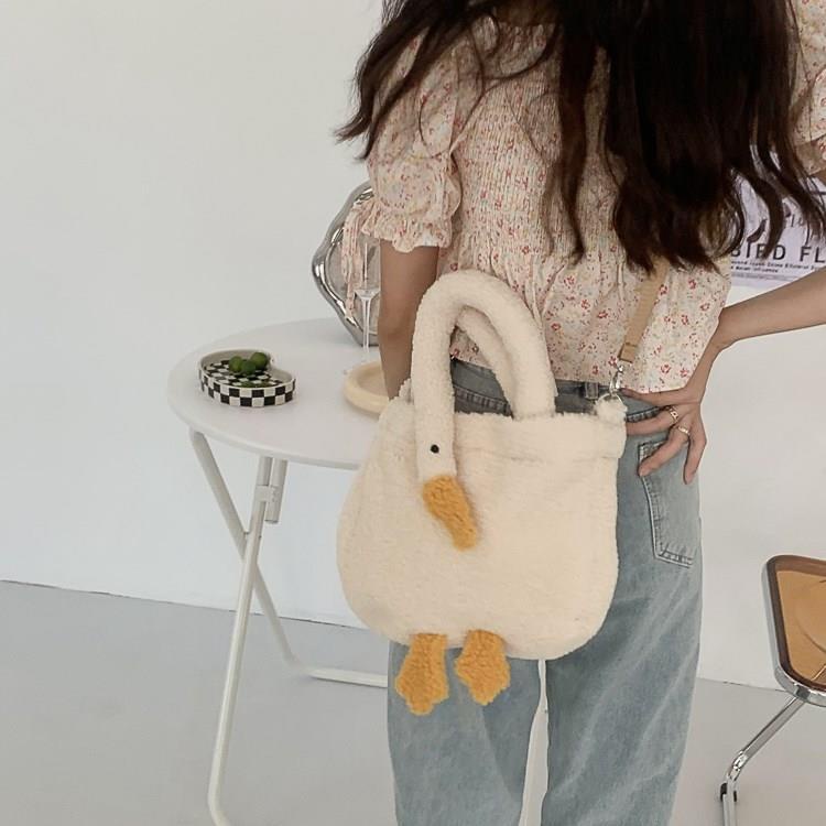 Mischa Túi Đeo Chéo Lông Cừu Nhân Tạo Hình Con Ngỗng Hoạt Hình Đáng Yêu Sáng Tạo Có Thể Điều Chỉnh Được