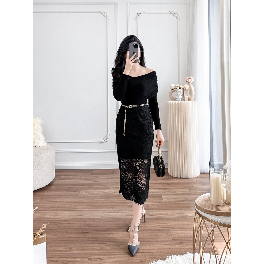 CHÂN VÁY REN ĐEN XẺ SAU
