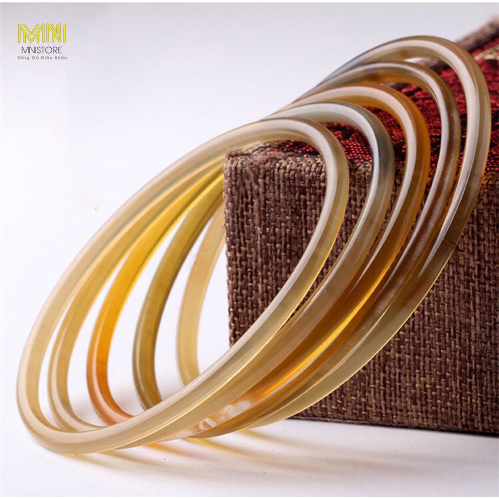 Vòng tuần sừng đeo tay màu sắc Trắng lưa kích thước 5,5-7,5cm dày 0,4-0,8cm trang sức đeo tay dành cho các chị em