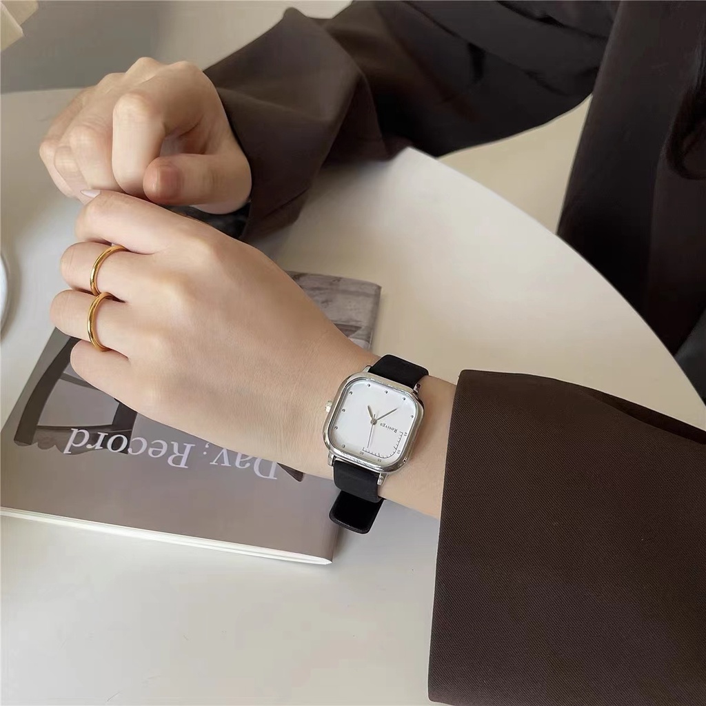 Đồng Hồ Đeo Tay Điện Tử Mặt Vuông Dây Mềm Kiểu Hàn Quốc 5 Màu Cá Tính Cho Nam Và Nữ