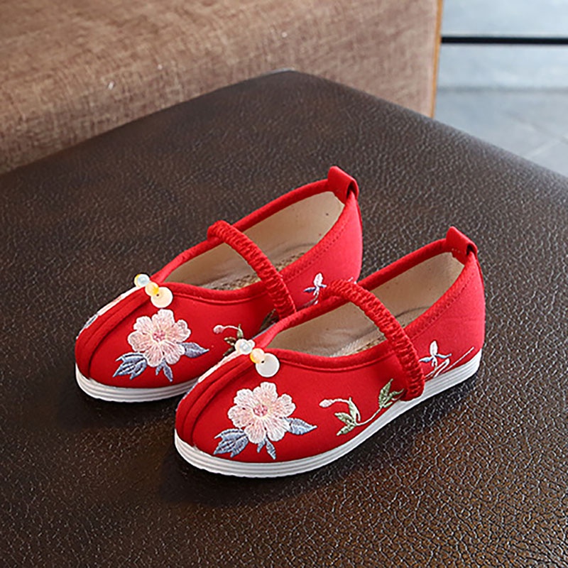 Giày trẻ em thêu hoa đính ngọc TC3