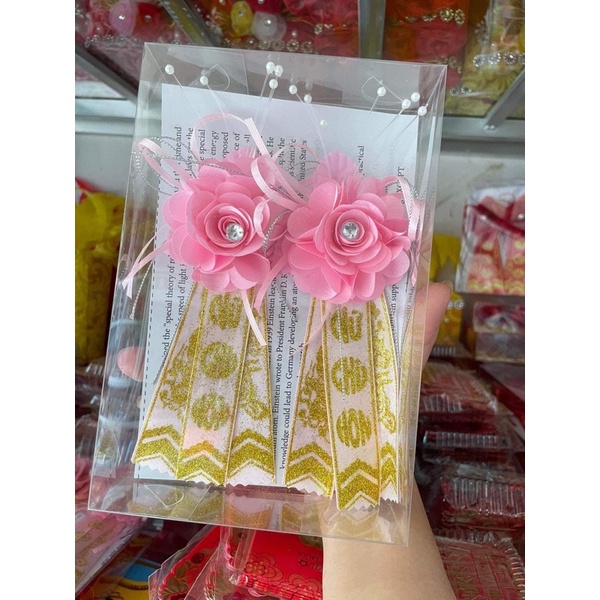 Cặp Bông Hồng ( Nữ chủ hôn )