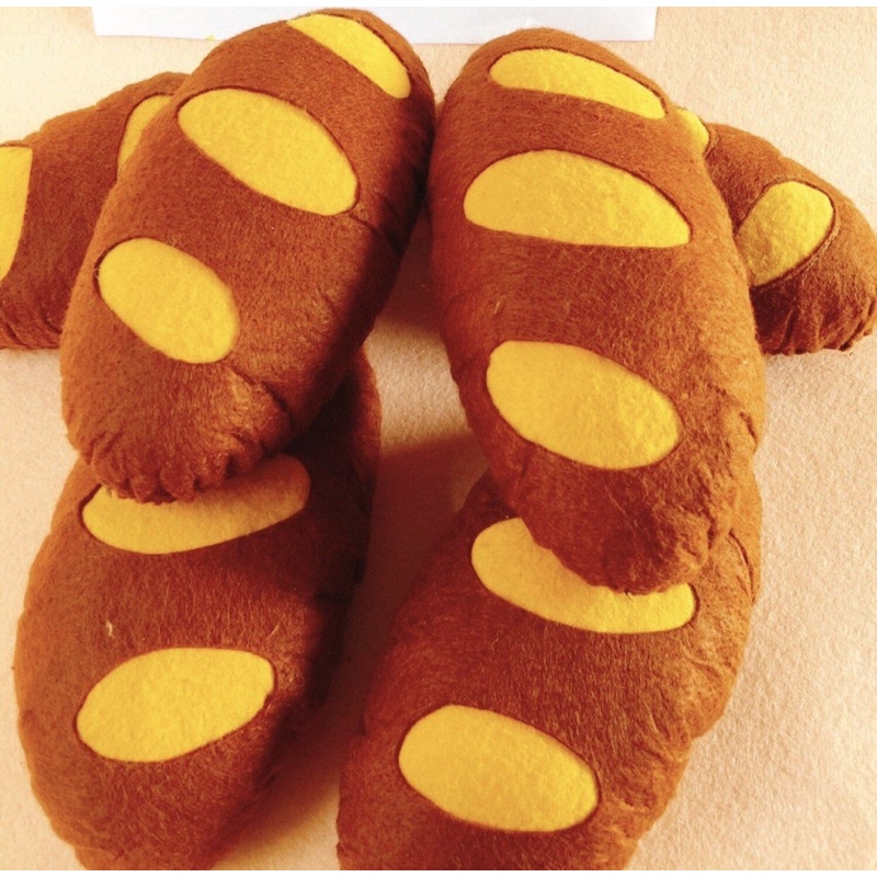 bánh mỳ bằng vải nỉ