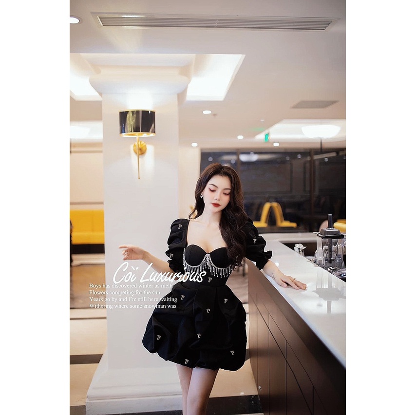 Đầm cúp bèo. Có 1 màu. KÈm hình chụp thật 100%. SIze dưới 54kg vừa. ĐƠn giản mà đẹp. MUa nhanh kẻo hết nha