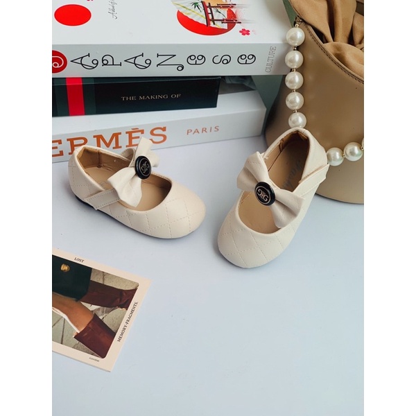 Búp bê trẻ em nơ