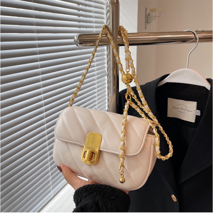 Túi xách nữ đeo chéo khóa xoay mạ đồng vàng siêu sang chất da mềm mịn cao cấp Capucha T226