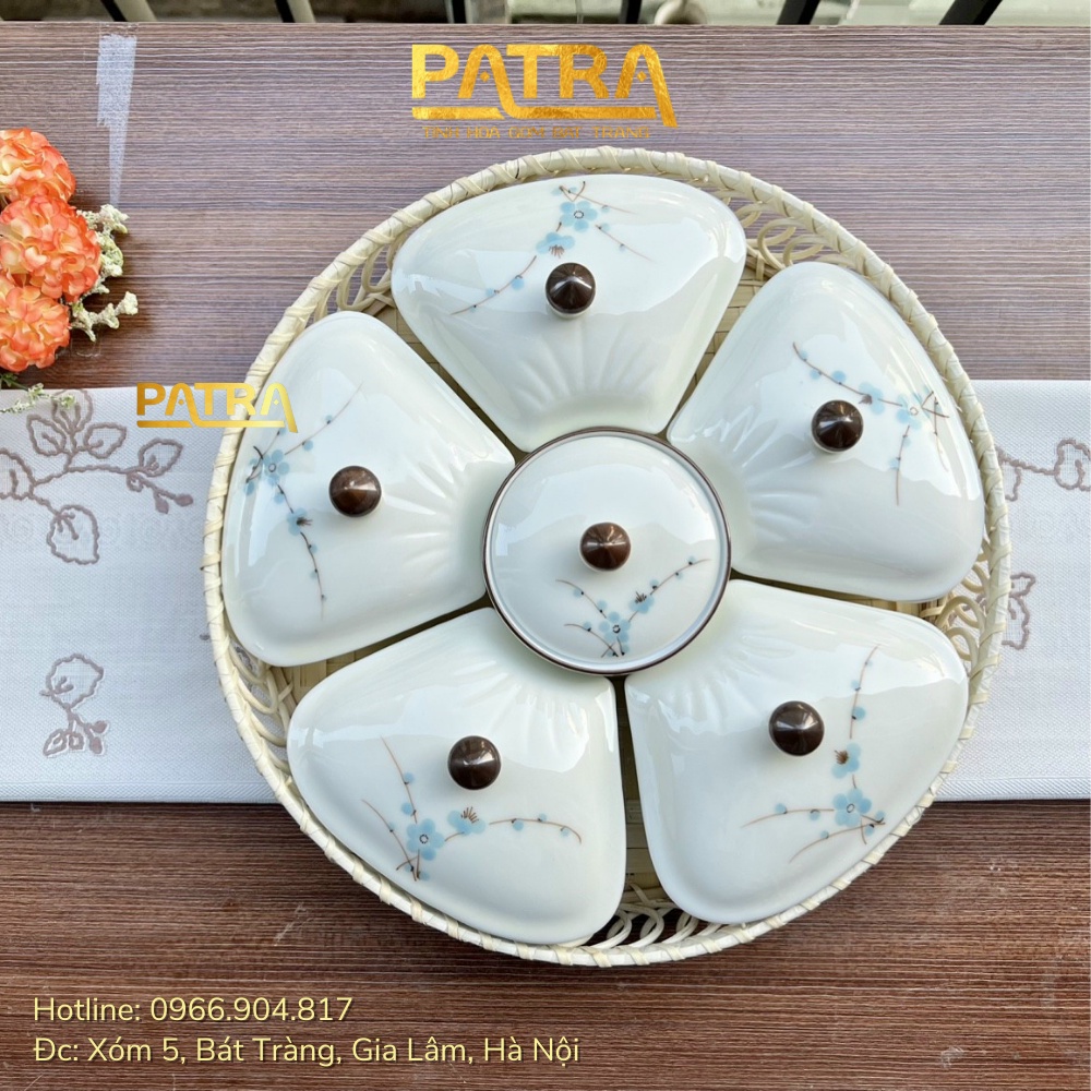 Khay mứt tết, hộp đựng bánh kẹo tết gốm sứ Bát Tràng hình hoa cao cấp kèm đế gỗ