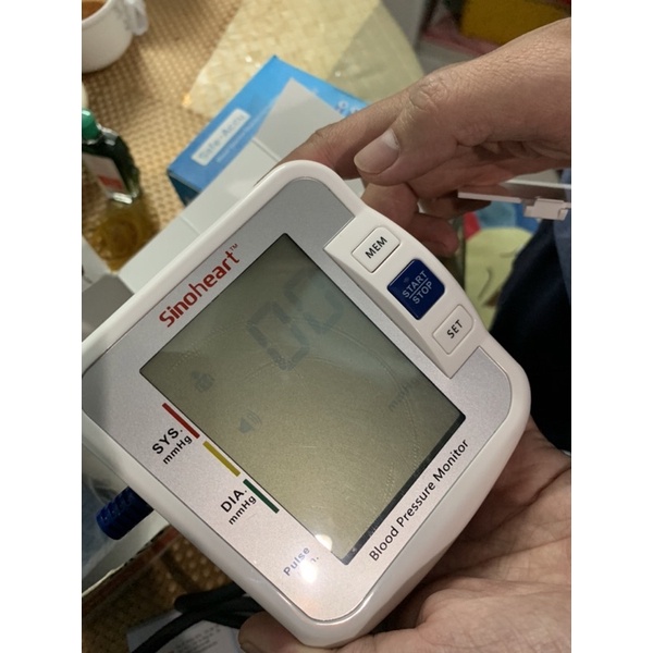 Thanh lý máy đo huyết áp điện tử sinocare
