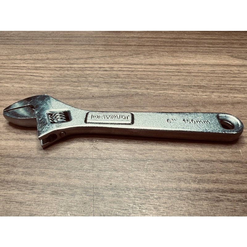 Mỏ lết DeWALT 6” Adjustable Wrench