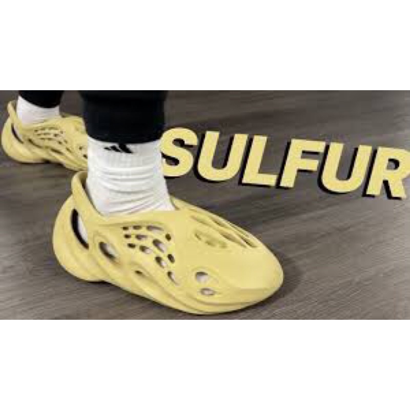 'Giày Cổ Thấp' adidas Yeezy Foam RNNR Sulfur