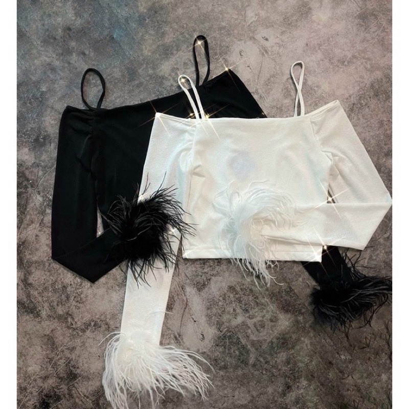 Áo Dây Kiểu Trễ Vai Tay Dài Phối Lông Vũ Dáng Croptop