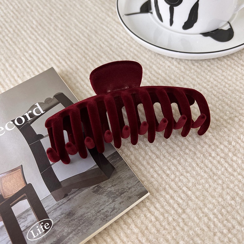 Kẹp Tóc Hình Cá Mập Màu Đỏ Sẫm Thời Trang Thu Đông Hàn Quốc