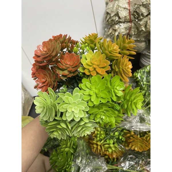 cành sen đá 5 nhánh (boong to 8cm)trang trí/ cành lá điểm trang trí/ hàng trung loại 1 như thật