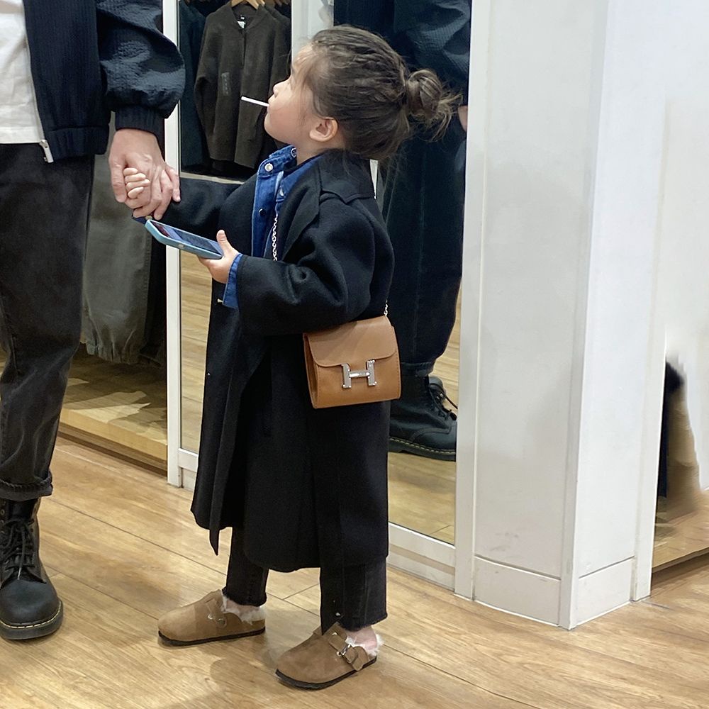 Áo Khoác Len Hai Mặt Màu Đen Dáng Rộng Phong Cách Hàn Quốc Thời Trang Thu Đông Xinh Xắn Cho Bé Gái