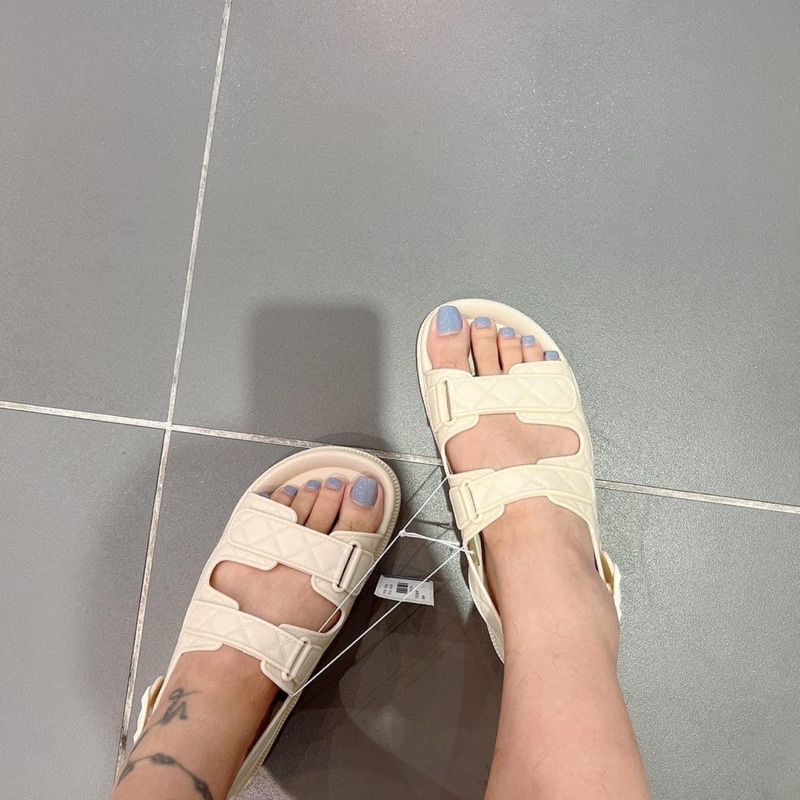 Sandal Vincci màu be so hot