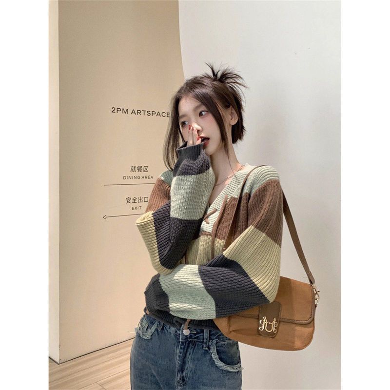 Áo Sweater Ngắn Dáng Rộng Họa Tiết Kẻ Sọc Thời Trang Thu Đông Cho Nữ