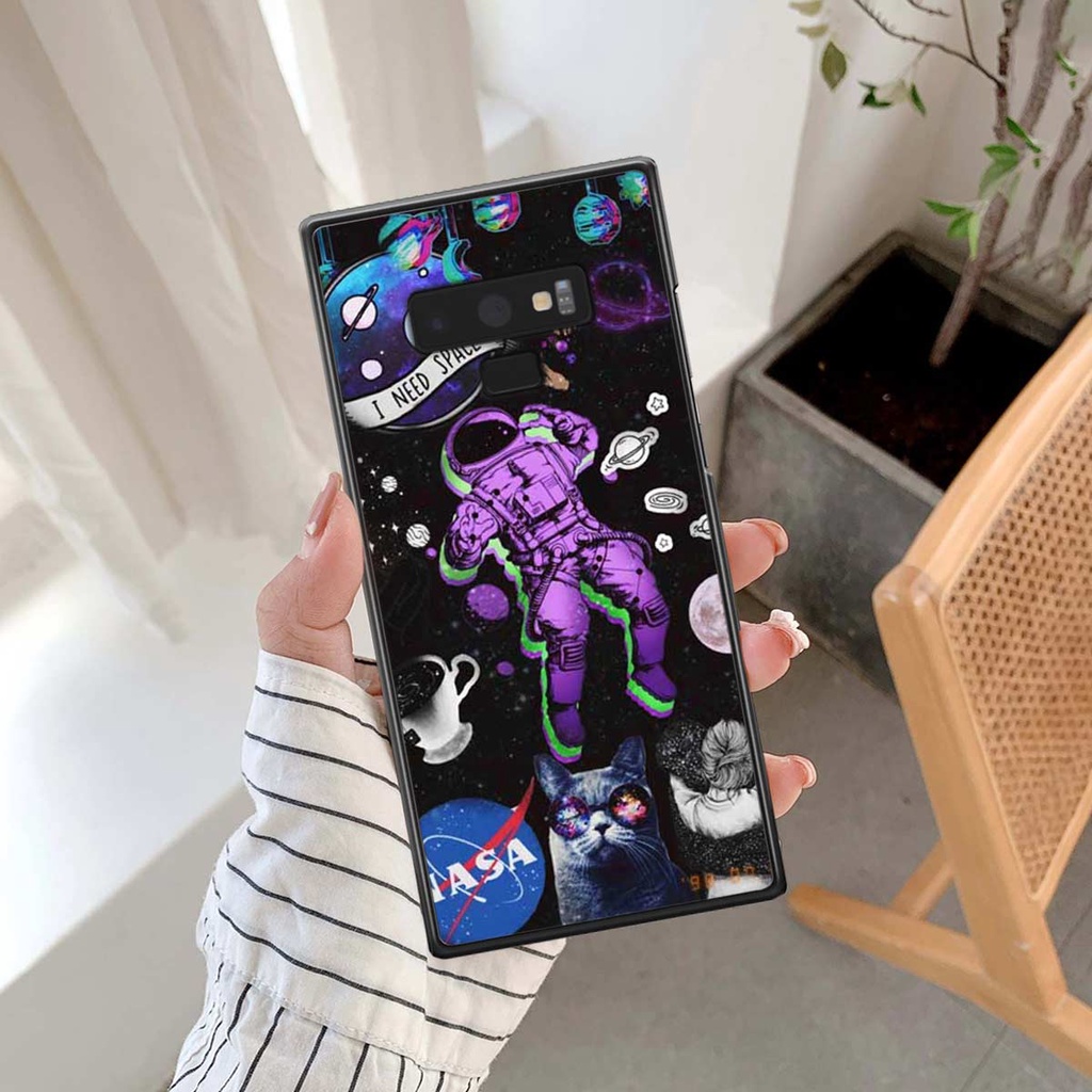 Ốp lưng Samsung Note 9 hình phi hành gia phê pha, lang thang trên mây, ốp rẻ bền đẹp