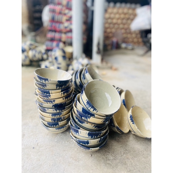 Chén Hoa Xanh Và Chén Phếch hàng thường có chân đinh