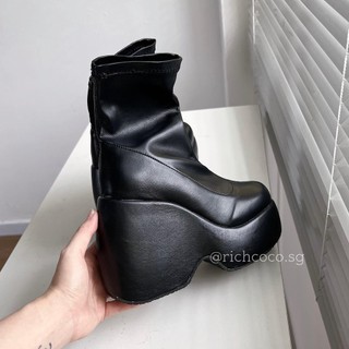 Giày boot đế cao 10p bánh mì DA PU ĐEN