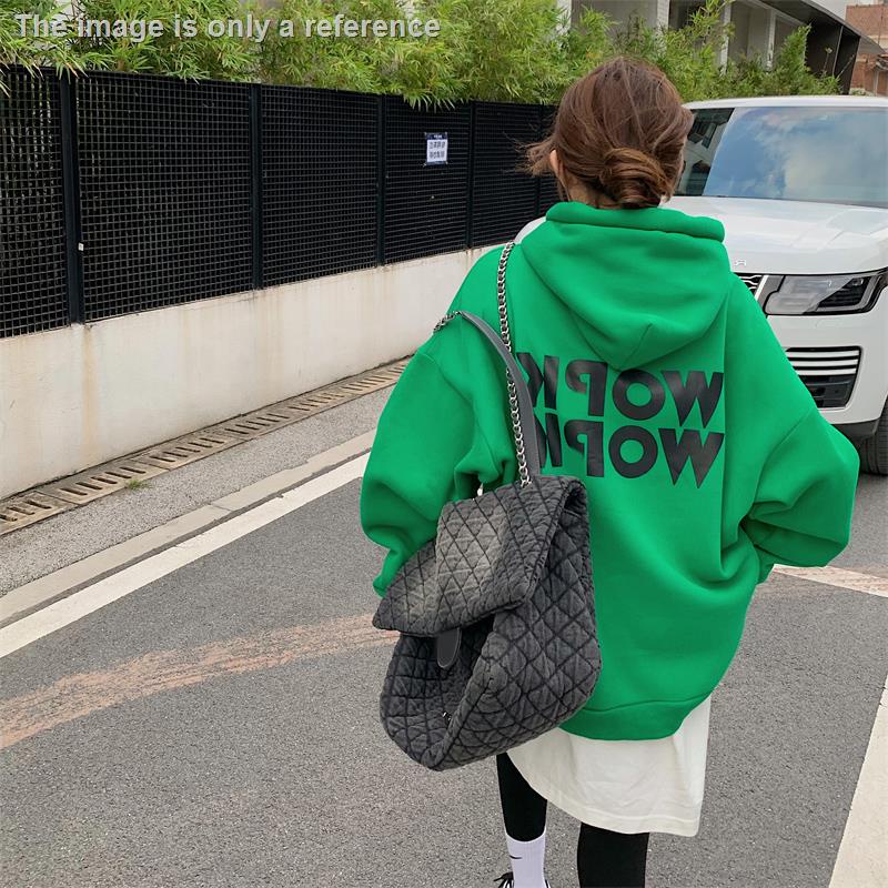 Áo hoodie Dáng Rộng Lót Nhung Dày Dặn Màu Xanh Lá Thời Trang Thu Đông 2022 Mới Cho Nữ