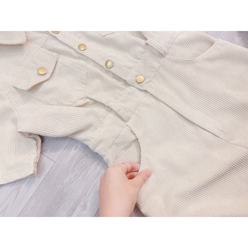 Váy nhung tăm xẻ trước cúc đồng thắt đai