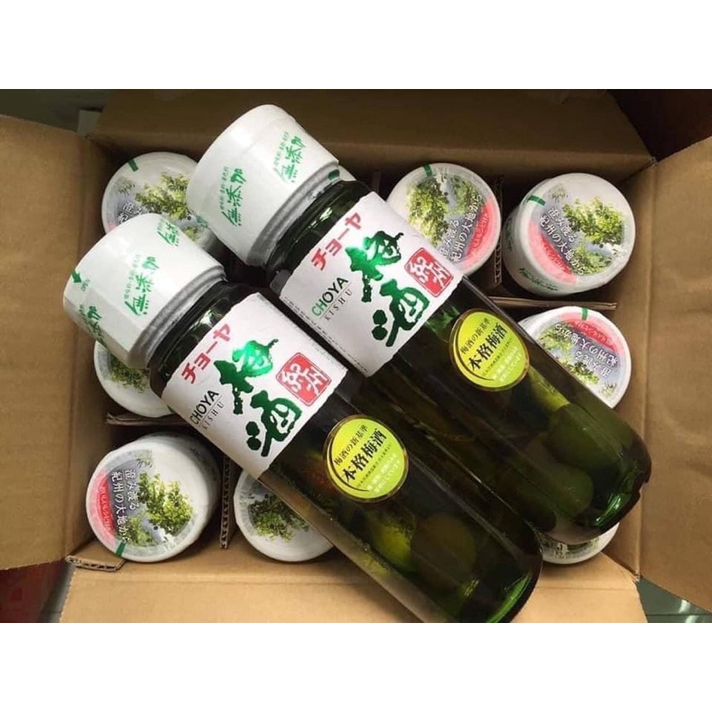 rượu mơ xanh choya và vẩy vàng