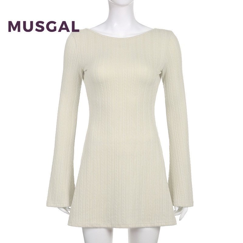 Đầm Chữ A Dài Tay Hở Lưng Gợi Cảm Màu Sắc Thời Trang Cho Nữ