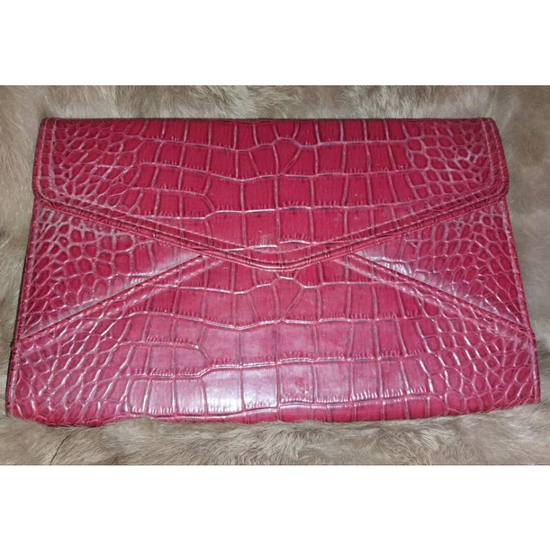 ví Clutch da dập vân cá sấu