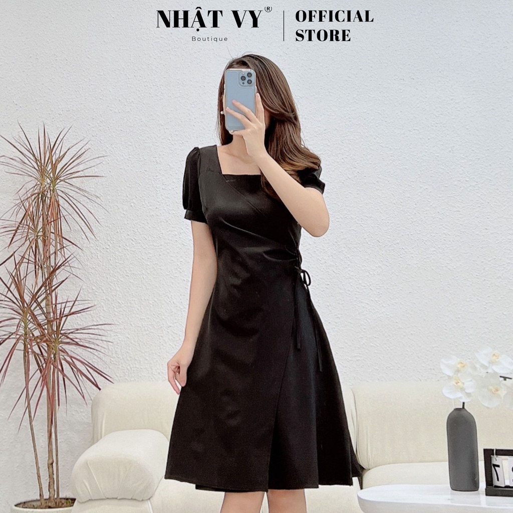 Đầm dự tiệc Nhật Vy tay phồng cổ vuông nhún eo thắt nơ cách điệu chất cotton phù hợp công sở đi chơi sang chảnh - D2541