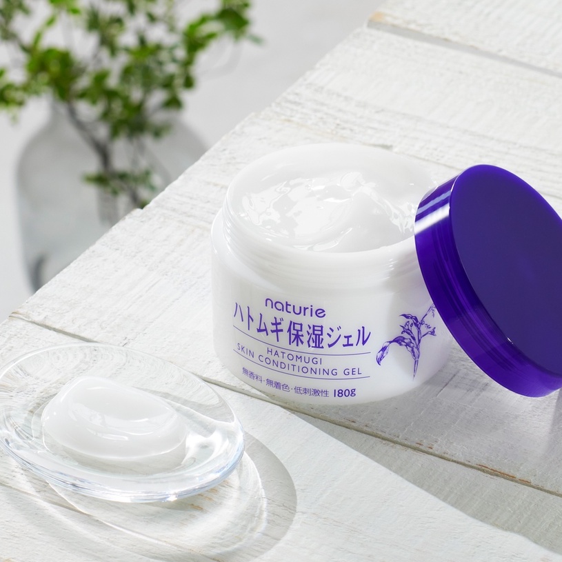 Gel Dưỡng Ẩm Da Chiết Xuất Hạt Ý Dĩ Naturie Hatomugi Nhật Bản 180g