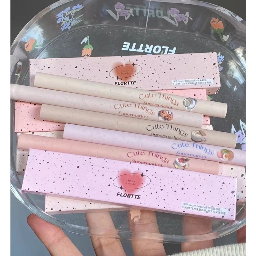 Chì Kẻ Viền Môi Nhung Lì Lâu Trôi Flortte