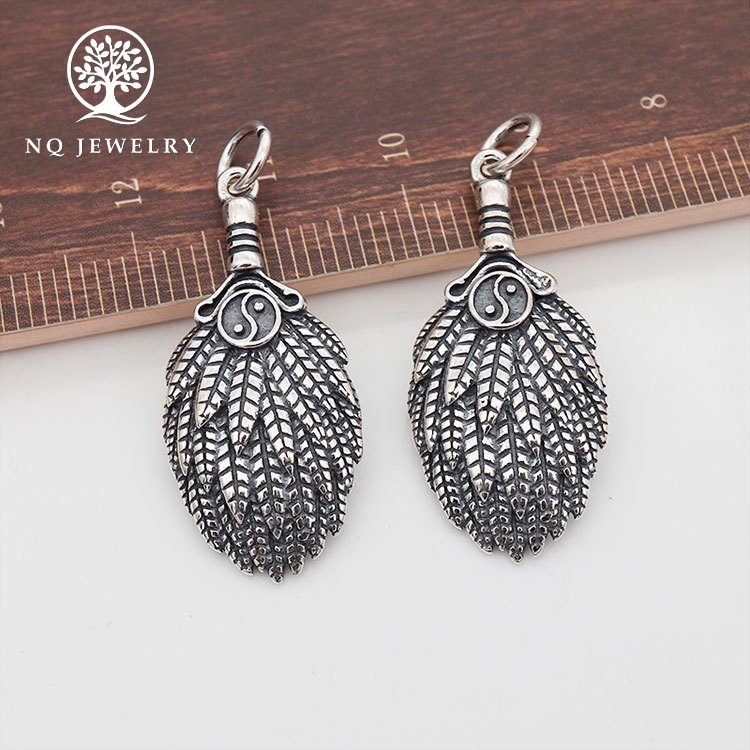 Charm bạc treo lông vũ họa tiết âm dương - NQ Jewelry