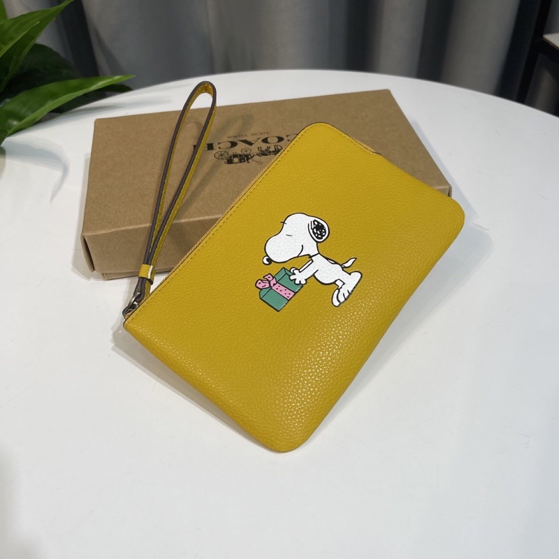 VÍ COACH X PEANUTS CF215