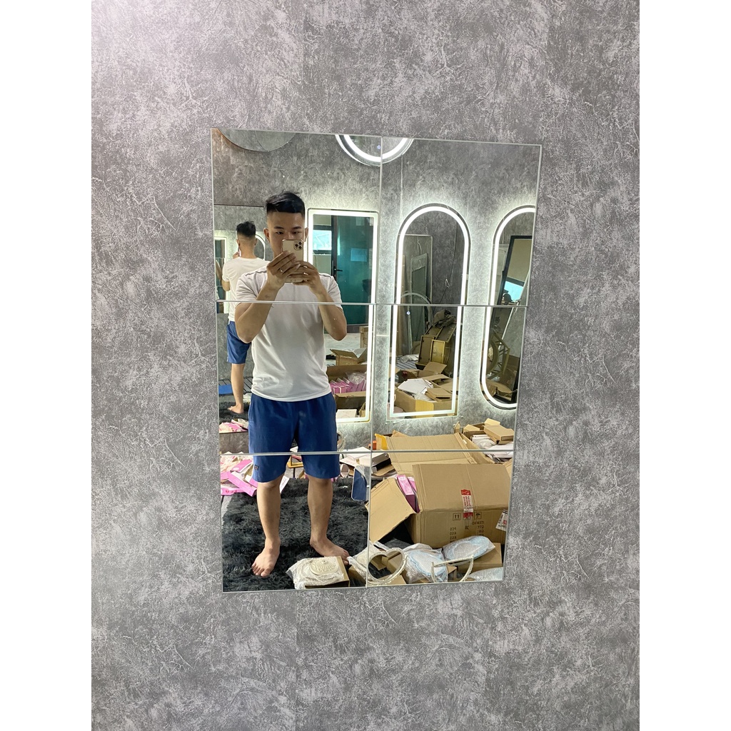 Gương dán tường kích thước TO 20*20cm và 30*30cm