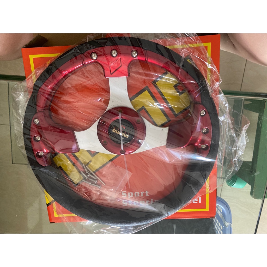 vô lăng momo 13 inch và 14 inch thông dụng cho xe hơi đua