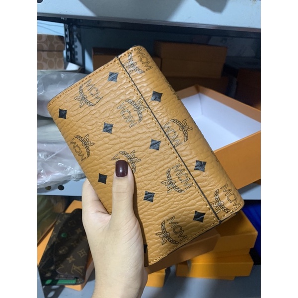 Mĩm mĩm túi xáchh